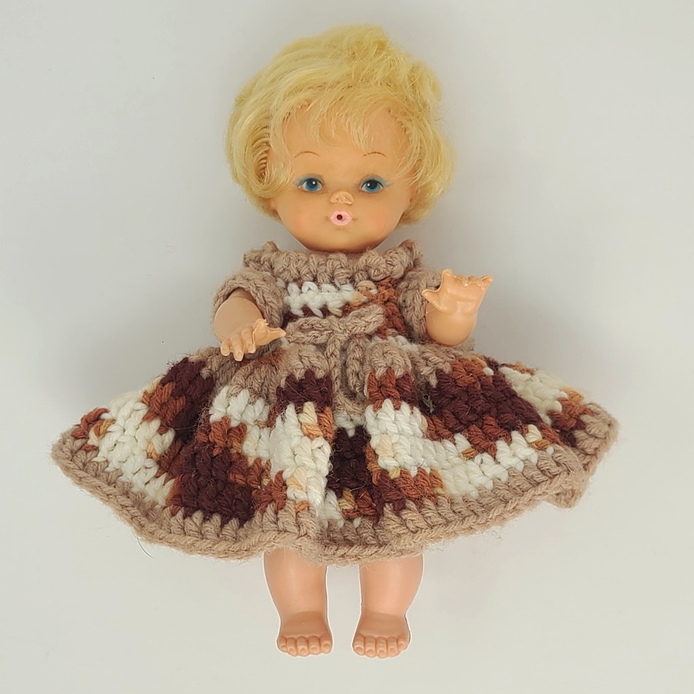 Vintage 1970s Baby Doll 7in Blonde Blue Eyes Crochet Dress Grandmacore Retro